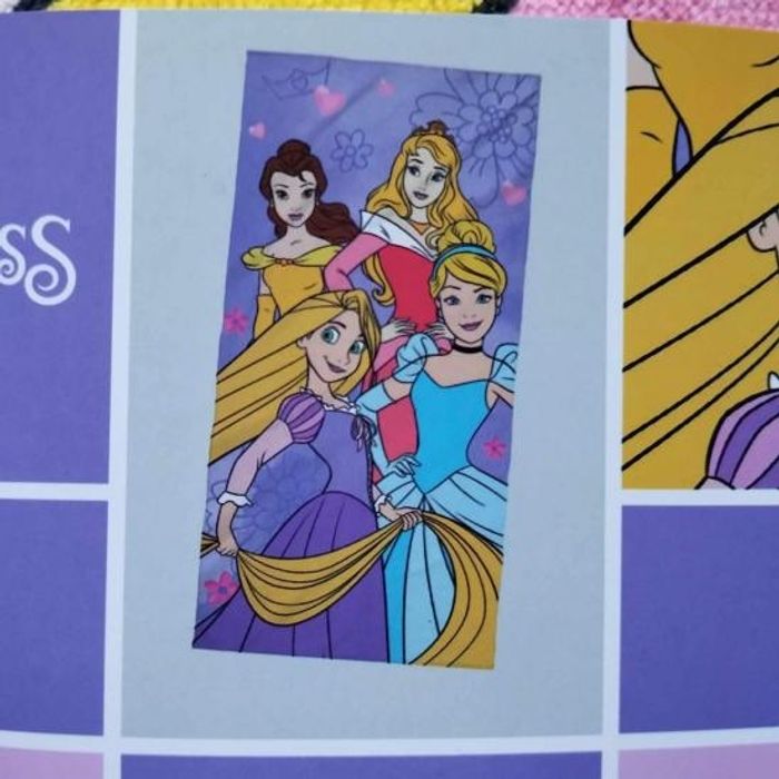 DISNEY PRINCESS - Serviette de bain / plage 100% coton 60x120cm
- photo numéro 1