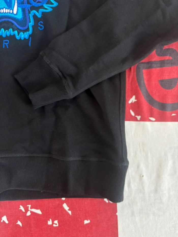 Sweat Kenzo taille M noir tigre brodé bleu foncé/ bleu clair - photo numéro 8