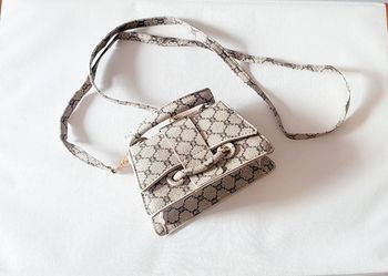 Sac a main style monogramme