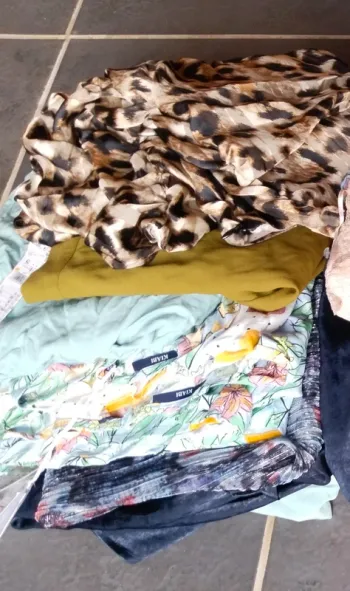 Joli lot de 13 vêtements femme neufs de marque Kiabi taille 42/44