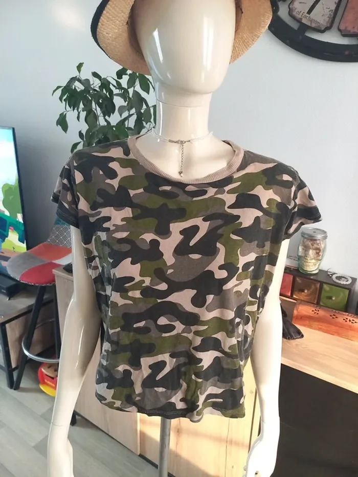 Tee-shirt kaki Jennifer M