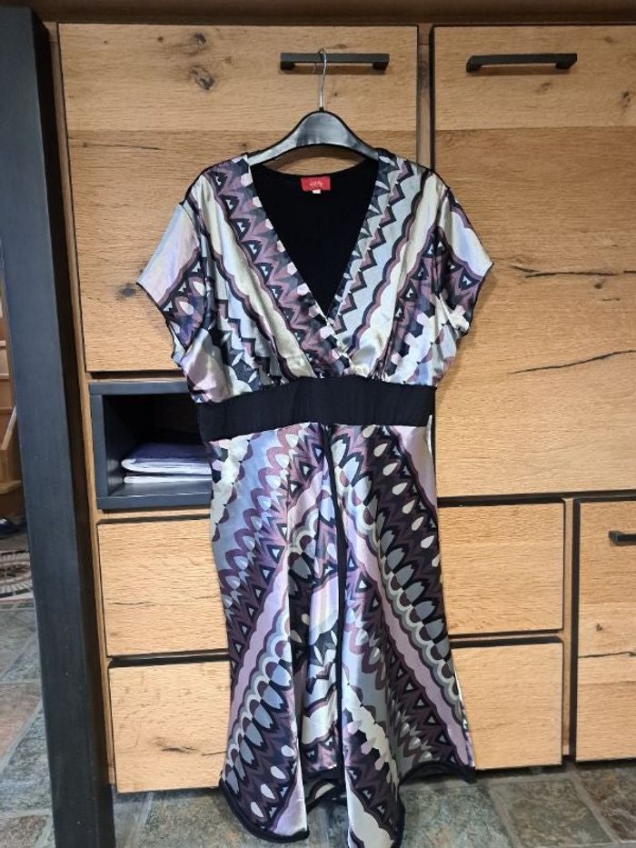 Robe été satinée T.42