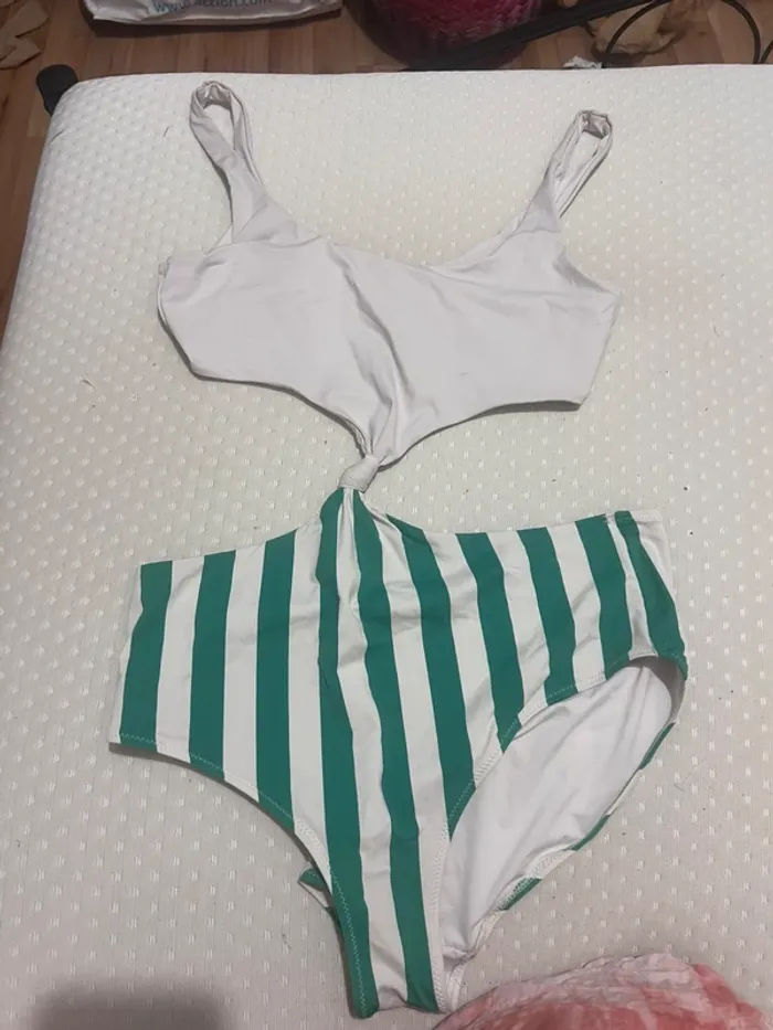 Maillot de bain - photo numéro 1