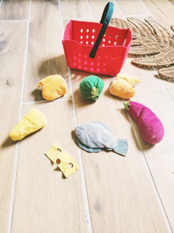 🧺 Dinette Panier rouge anse avec divers légumes pain et fromage à scratch en tissu-peluche