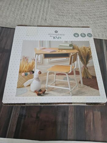 Chaise enfant neuve dans son emballage d'origine -