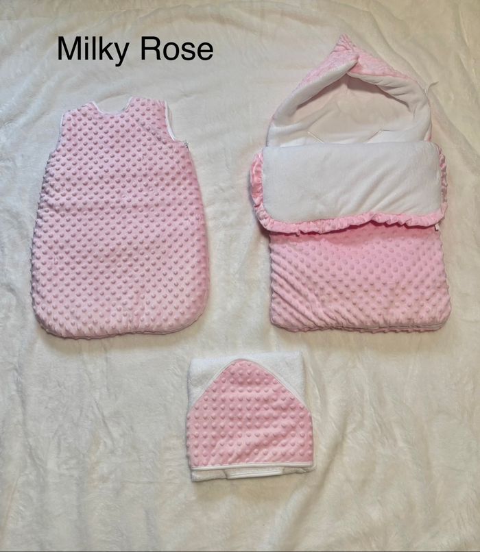 Ensemble Nid d’ange / cape de bain / gigoteuse - photo numéro 2