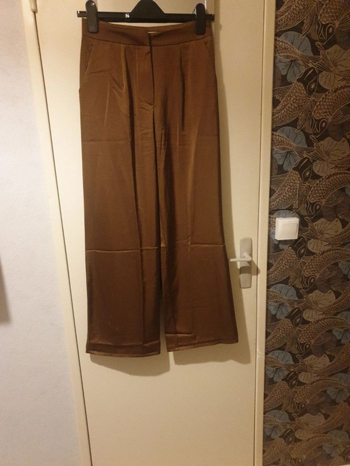 Ensemble blazer court et pantalon satiné - photo numéro 10