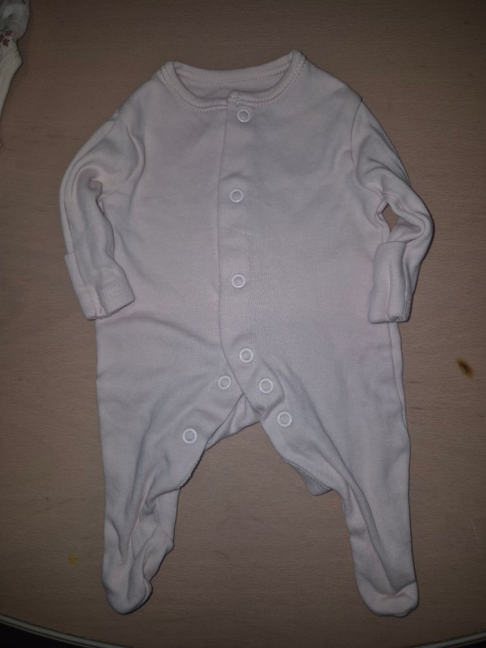 Body + 2 pyjamas Taille naissance (3,4kg) - photo numéro 3