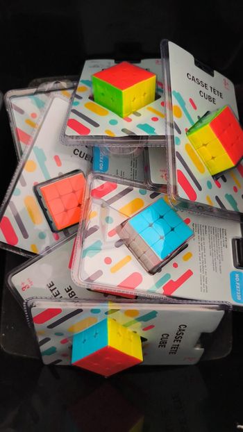 Lot de 10 cubes casse tête