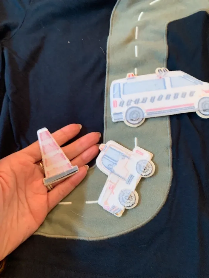 3 tshirts manches longues taille 8 ans - photo numéro 7