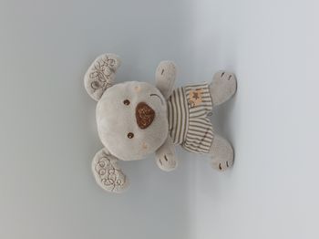 Petite peluche doudou chien gris VETIR GEMO marron salopette rayée étoile TBE
