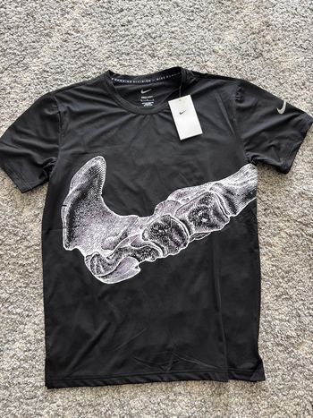 T-Shirt Nike Squelette