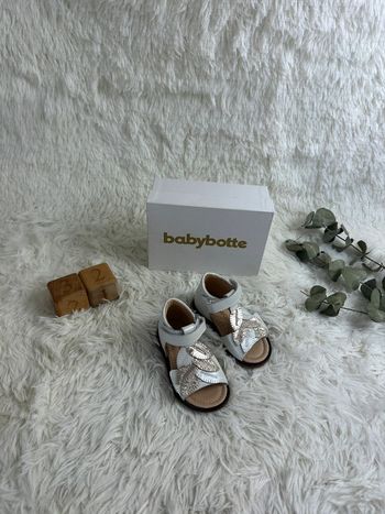 Paire de sandales Babybotte taille 21