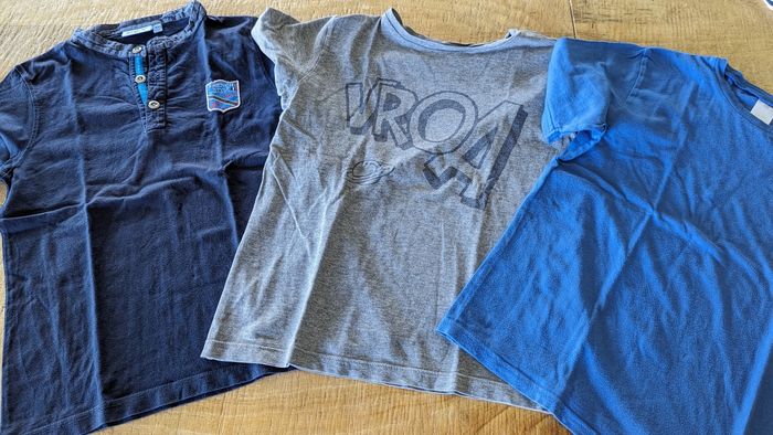 Lot de 3 tee-shirts tons bleu et gris en 10 ans