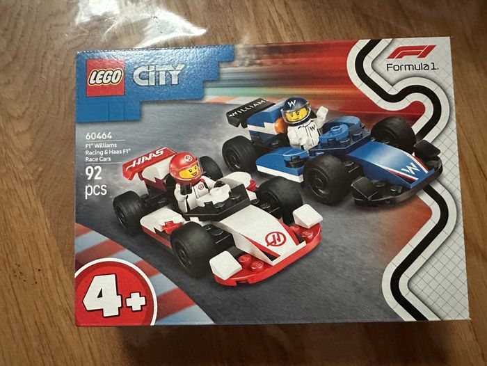 Lego lot de 2 voiture de course F1 Neuf