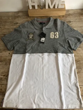 Polo gris et blanc