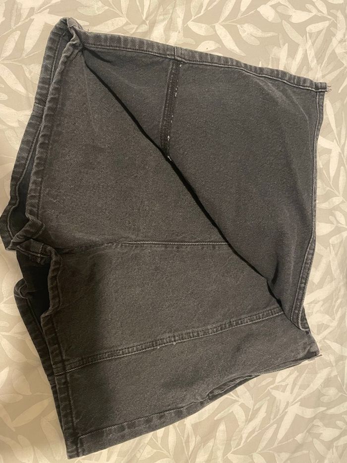 Jupe short noire en jean Zara neuve - photo numéro 3