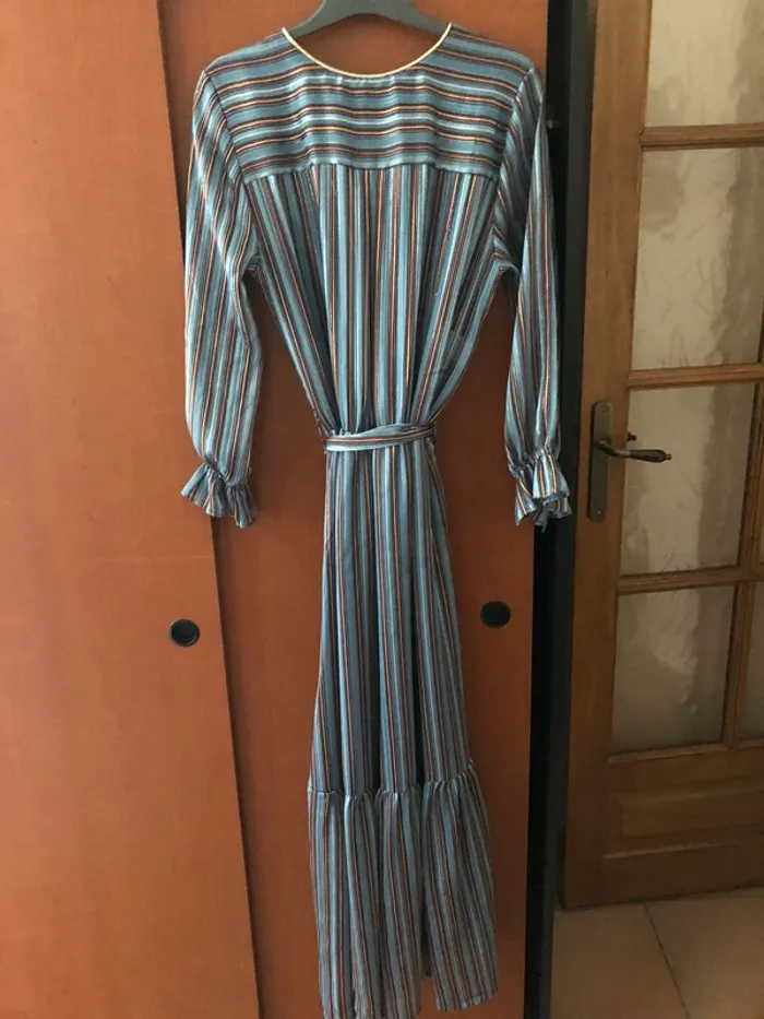 Robe longue Scarlet Roos en taille 1 - photo numéro 6