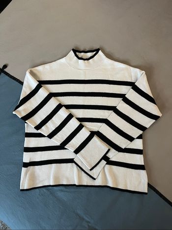 Pull rayé blanc et noir