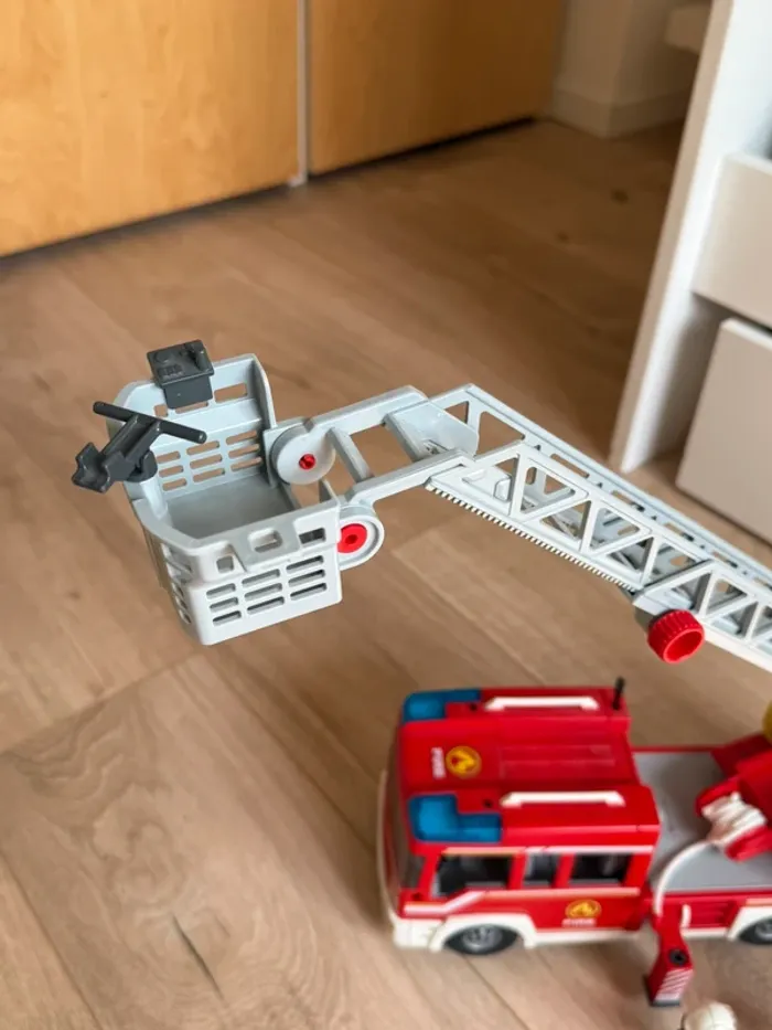 Camion de pompier playmobil - photo numéro 4