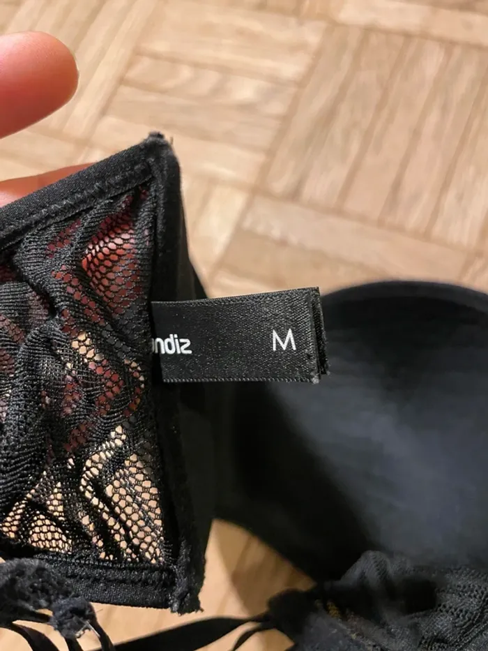 Soutien-gorge noir sans bretelles 🔥 - photo numéro 3