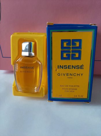Miniature de parfum insensé Givenchy