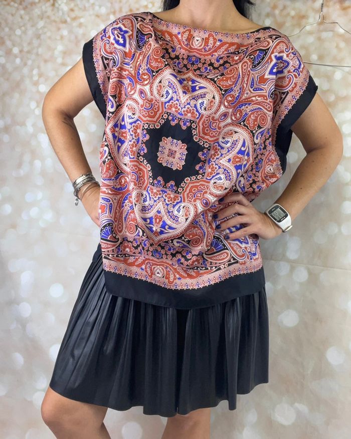 Top ZARA carré sans manche façon foulard - photo numéro 3