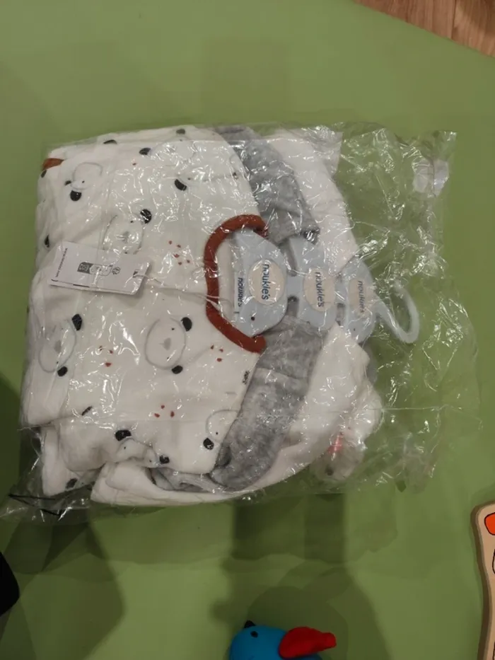 Lot de 3 pyjamas velours Noukies 3 mois neufs - photo numéro 7
