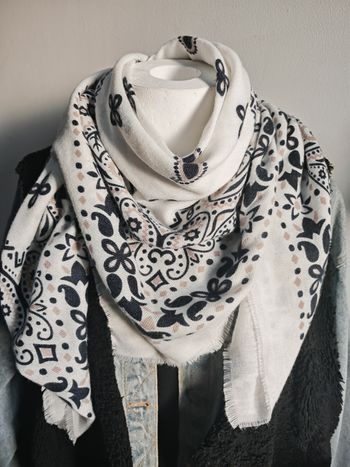 Carré Motif bandana - Blanc & Marine