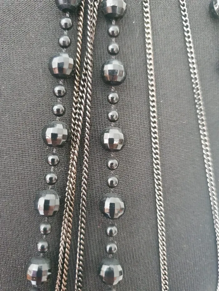 Collier gris long - photo numéro 3