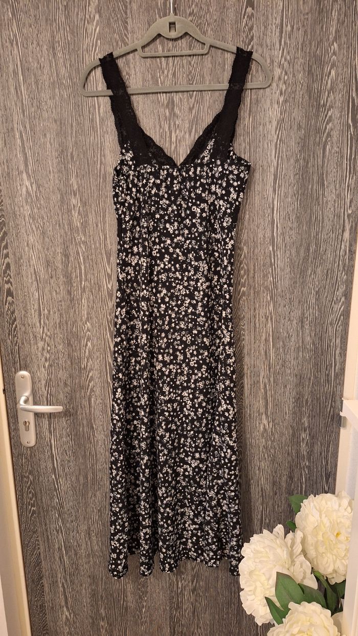 Robe longue imprimé fleuri et dentelle noir et blanc - photo numéro 2