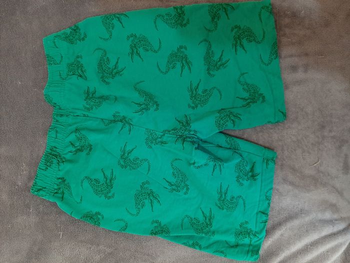 Short vert crocodile 12ans - photo numéro 2