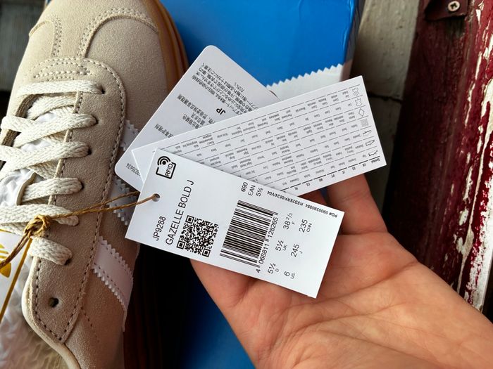 Adidas Gazelle Bold Wonder White/White/Gold Met - Taille 38 2/3 - Neuves - photo numéro 9