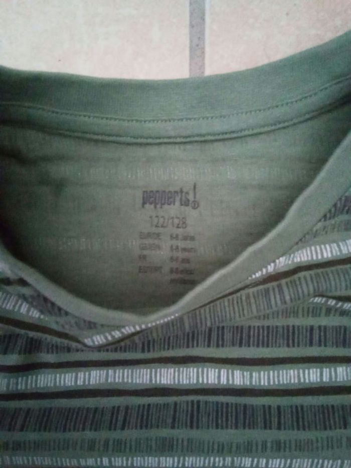 T-shirt taille 7 ans - photo numéro 2