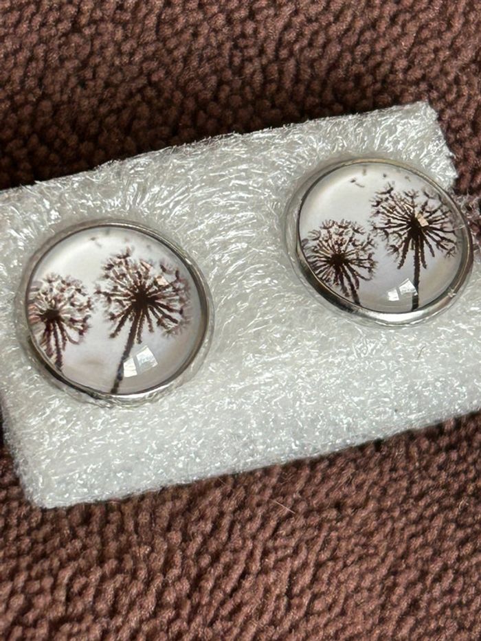 Boucles d’oreilles clous cabochon fleurs de pissenlits - photo numéro 2