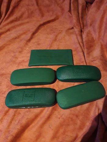 Lot 5 etuis a lunettes