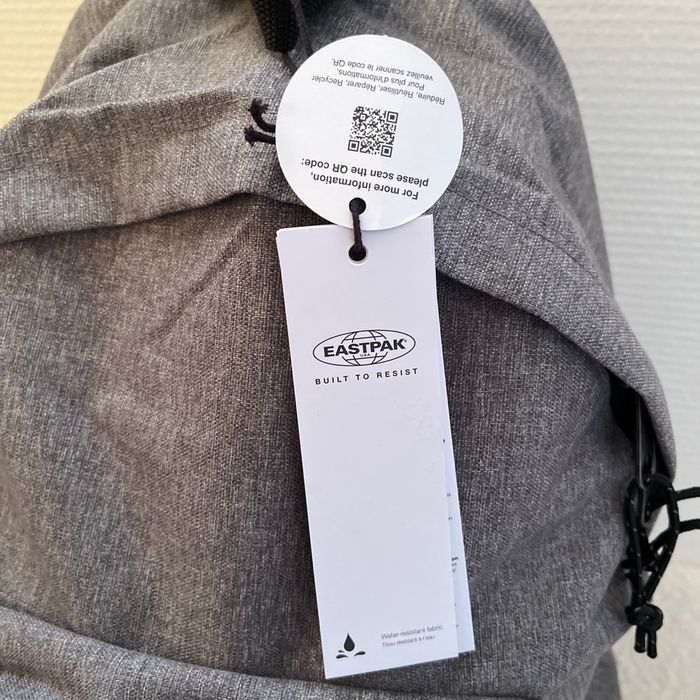 Sac à dos eastpak gris 24 Litres - photo numéro 5