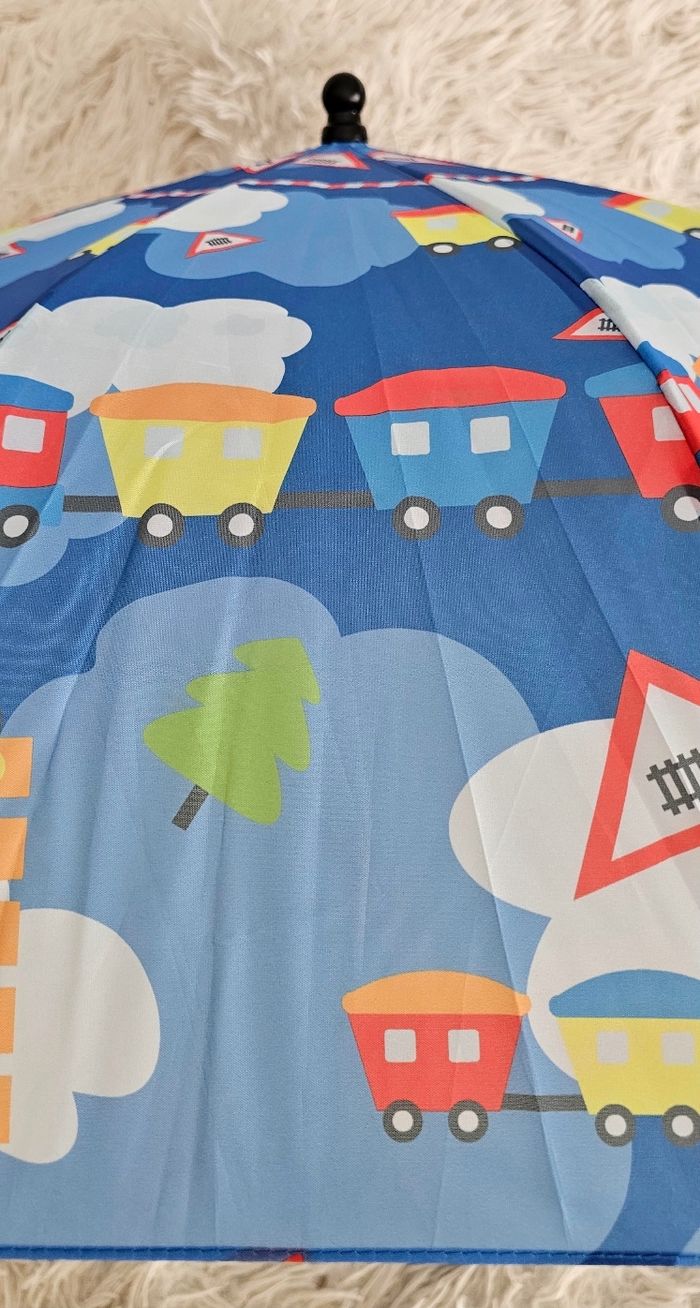Magnifique parapluie 🌂 garçon motifs train 🚆 - photo numéro 4