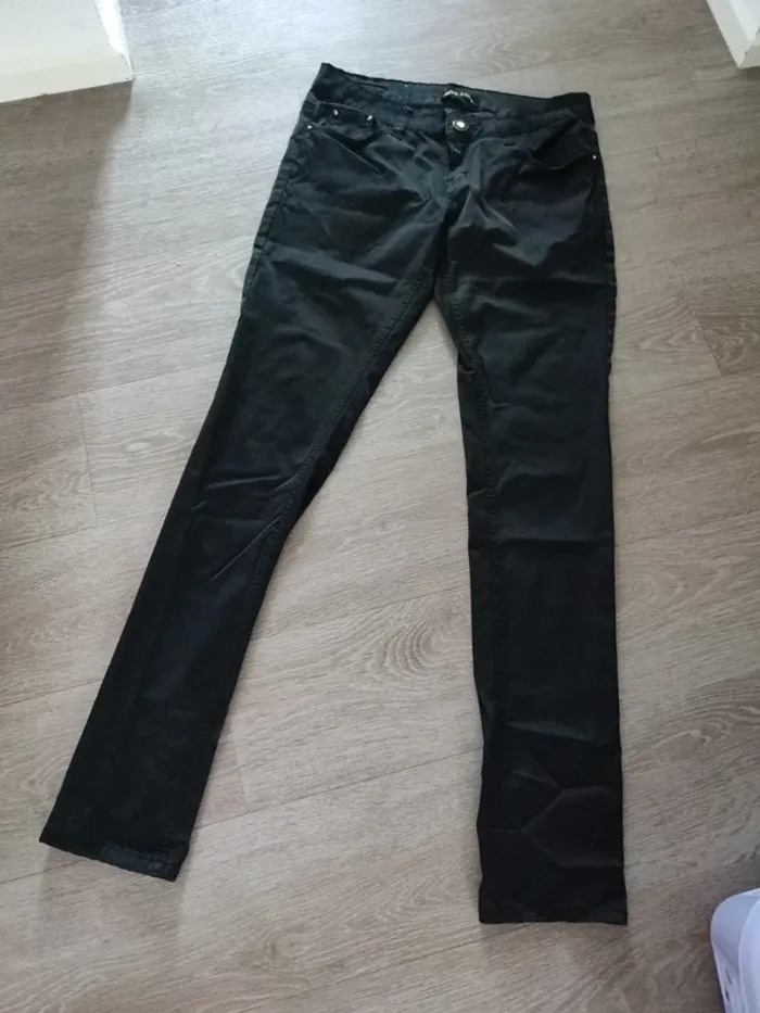 Pantalon satiné taille 42