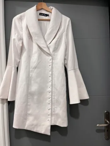 Robe blanche Lavish Alice T34