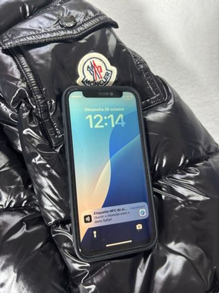 Doudoune Moncler Maya Noire Brillante – Taille S - photo numéro 8