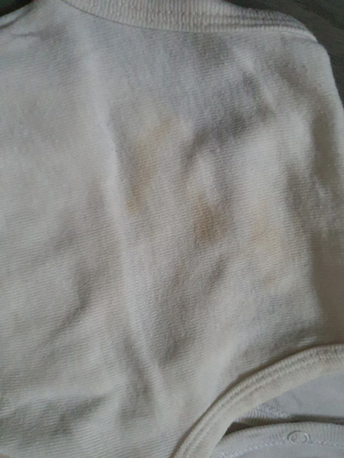 Lot bodies 1mois - photo numéro 4