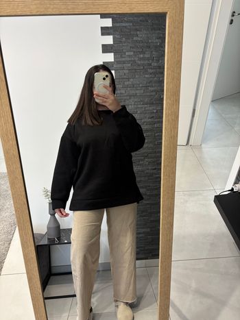 Sweat noir doux et chaud à l’intérieur