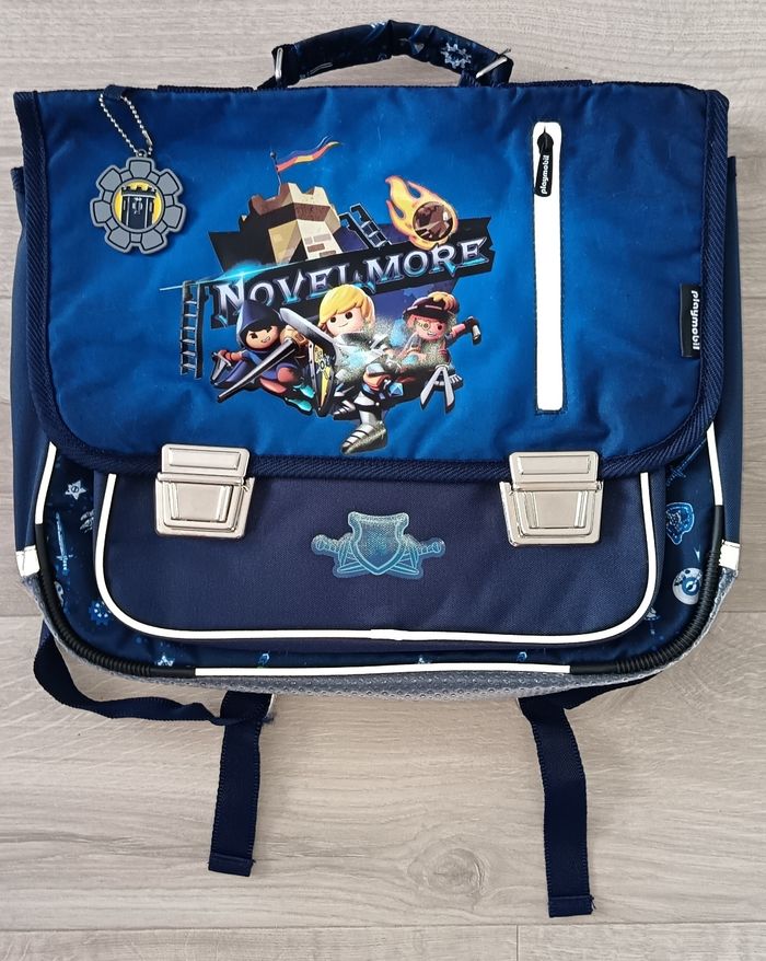 Cartable Playmobil bleu marine Novelmore 38 cm.