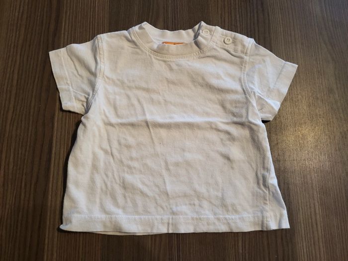 T-shirt taille 6 mois (67 cm)