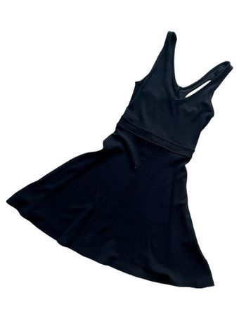 Robe patineuse noire ouvert dos Forever 21 très bon état