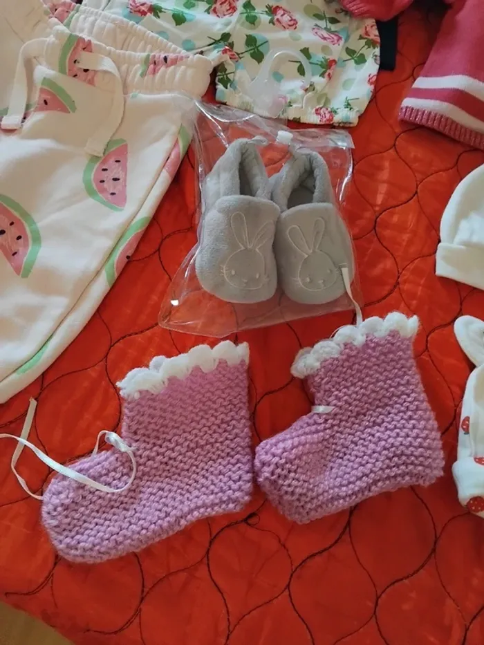 Caisses de vêtements fille 1mois - photo numéro 10