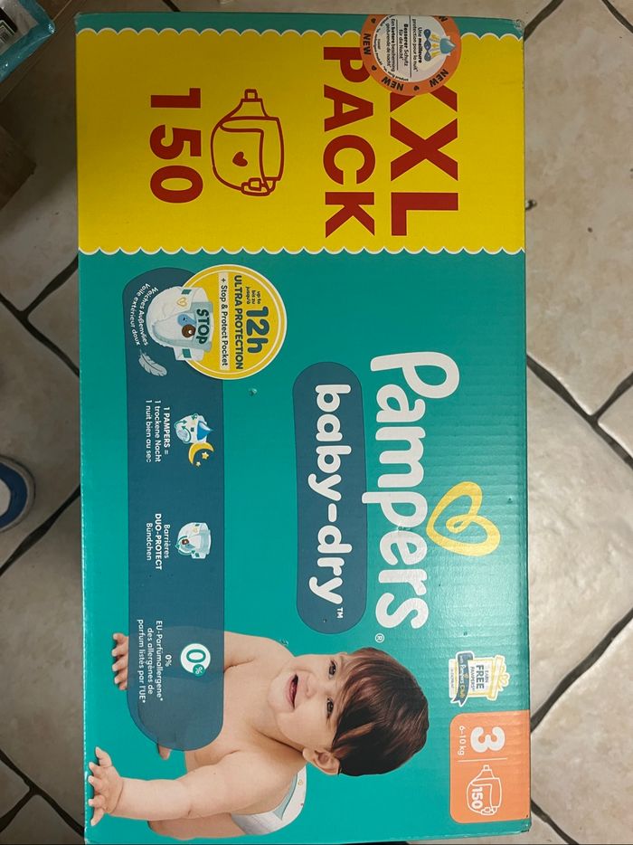 Couche Pampers x150 taille 3