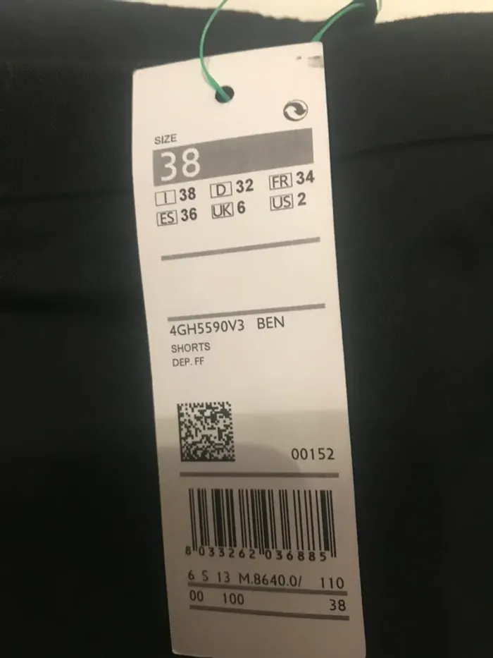Short benetton noir - photo numéro 3