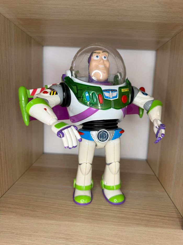 Figurine buzz l’éclair Disney Pixar